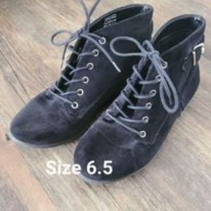 Call it Spring Shoes. Size 6.5. Black Velvet. Great Shape.